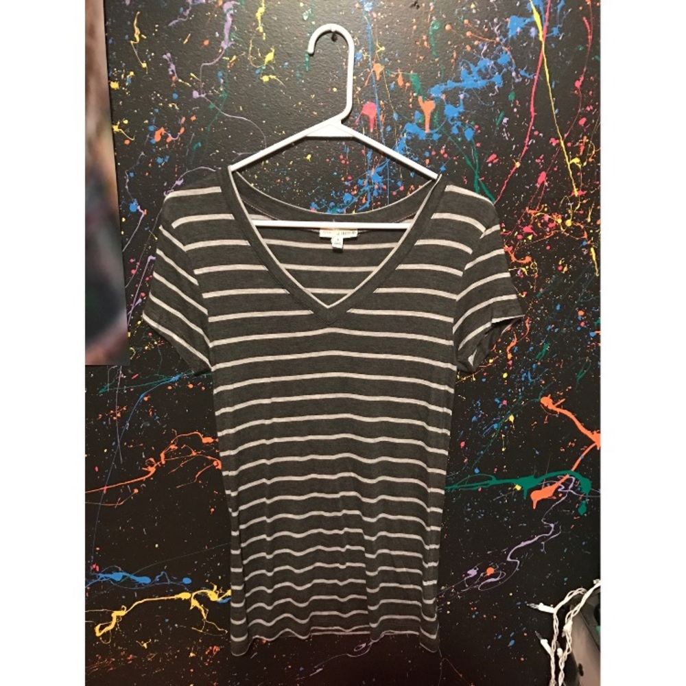Gray and white vneck stripped short sleeve tshirt